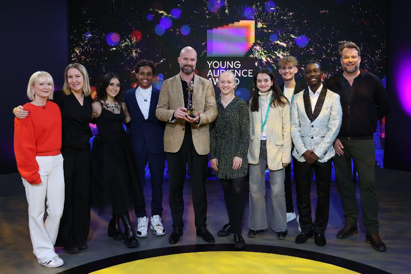 The moderators and guests of the online award ceremony of the YOUNG AUDIENCE AWARD in Erfurt with Matthijs Wouter Knol, Director European Film Academy
